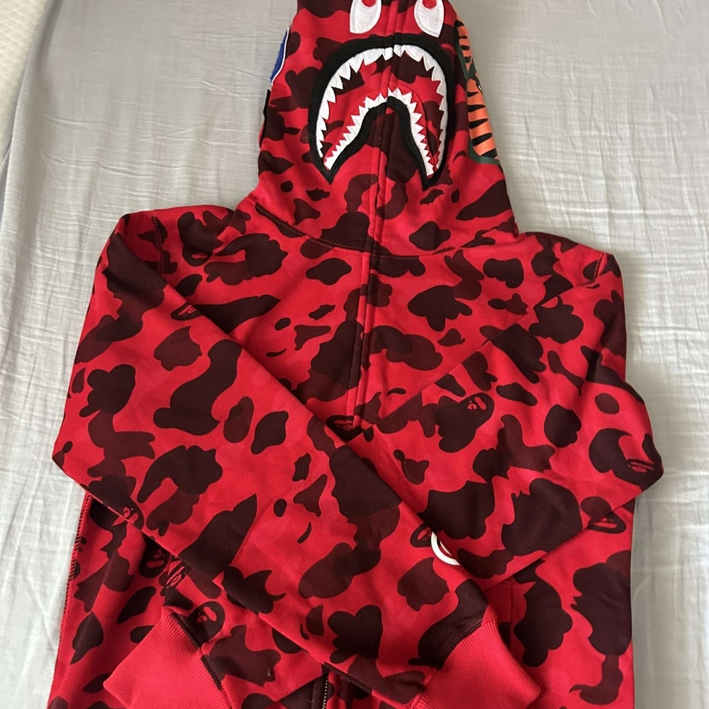 Red camo bape size medium - Picture 5 of 6